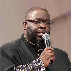 Meet your Posher, Gregory